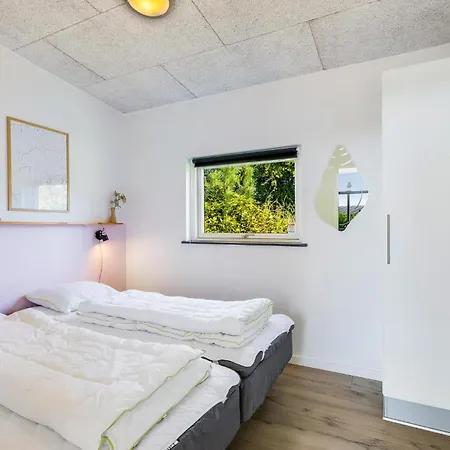 Dom wakacyjny Four-bedroom With A Hot Tub 01 Haderslev